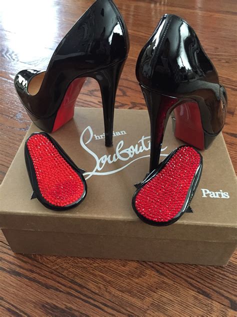 shoes with red bottom soles